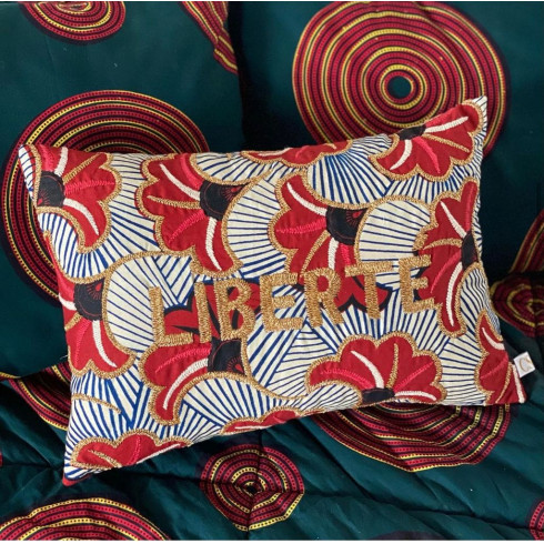 Coussin wax brodé LIBERTE