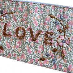 Pochette brodée GM LOVE 2