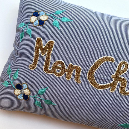 Coussin brodé Mon chéri