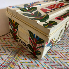 Iron trunk, painted with... 2