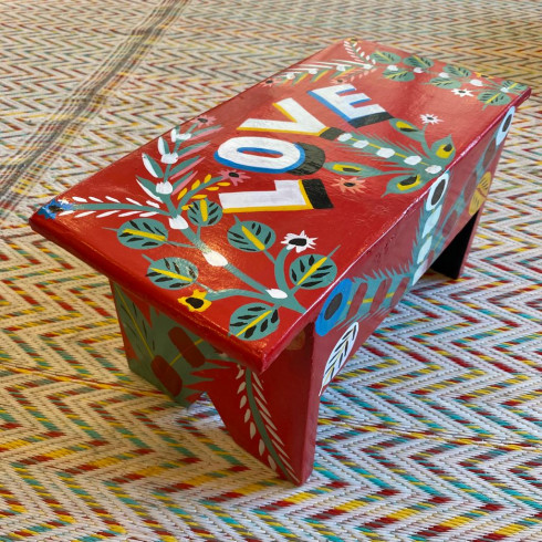 Tabouret LOVE, peint à la main,...