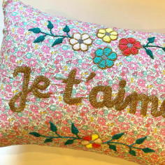 Coussin brodé je t'aime 2