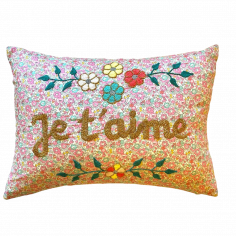 Embroidered cushion Je t'aime
