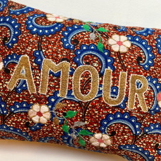 Embroidered cushion AMOUR 2
