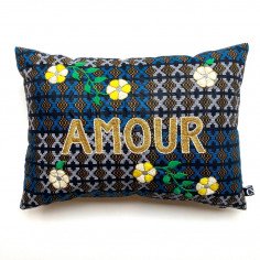 Coussin brodé AMOUR 2