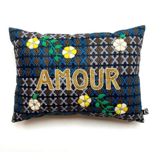 Coussin brodé AMOUR
