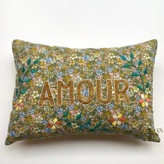 Embroidered cushion AMOUR 2
