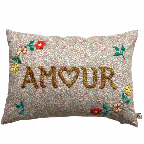 Coussin brodé AMOUR