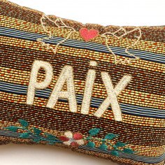 Embroidered wax cushion PAIX 2