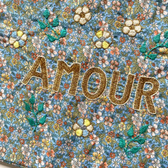 Kossiwa bag embroidered AMOUR 2