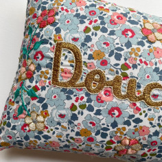 Embroidered cushion DOUCEUR 2