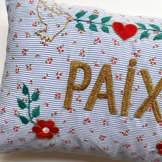 Embroidered wax cushion PAIX 2