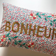 Embroidered cushion BONHEUR 2