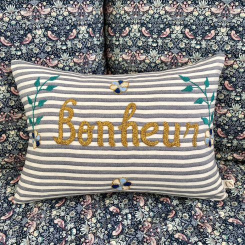 Coussin brodé BONHEUR
