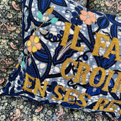 Embroidered cushion IL FAUT... 2
