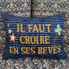 Embroidered cushion IL FAUT...