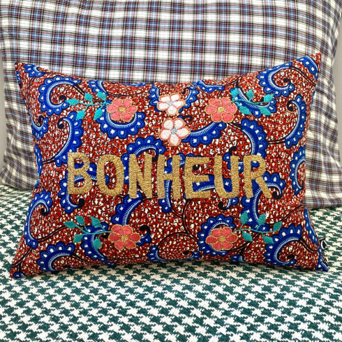 Embroidered cushion BONHEUR