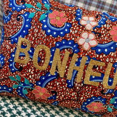 Embroidered cushion BONHEUR 2