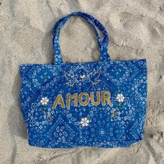 Kossiwa bag embroidered AMOUR 2