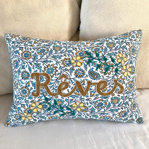 Coussin brodé Rêves