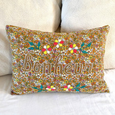 Embroidered cushion BONHEUR 2