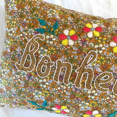 Embroidered cushion BONHEUR