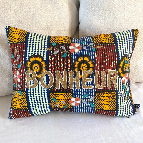 Coussin brodé BONHEUR