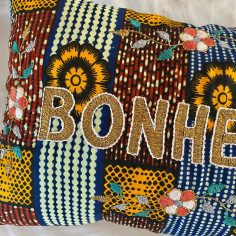 Embroidered cushion BONHEUR 2