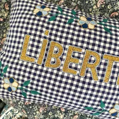 Embroidered cushion LIBERTE 2