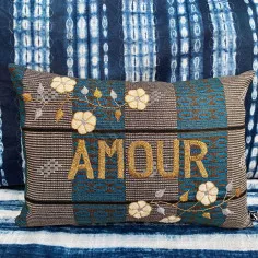 Embroidered cushion AMOUR