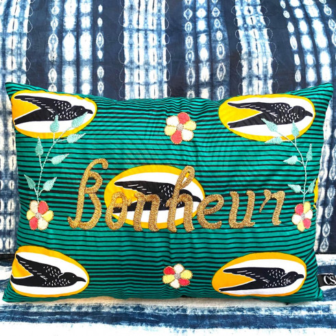 Embroidered cushion BONHEUR