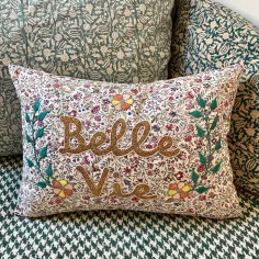 Embroidered cushion Belle Vie