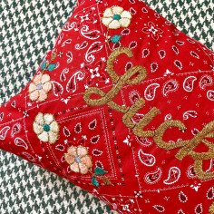 Embroidered cushion LUCKY 2