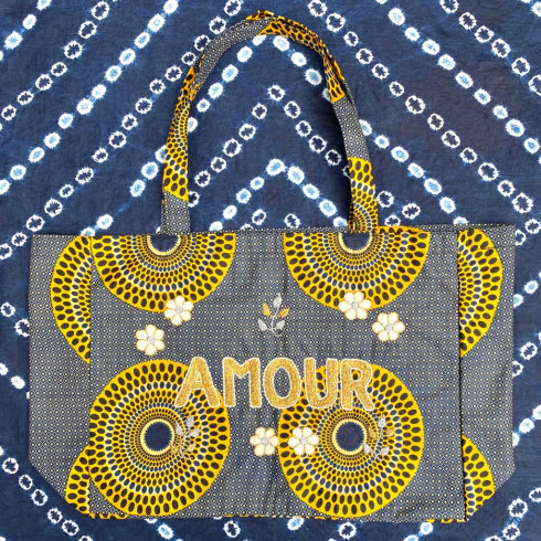 Kossiwa bag embroidered AMOUR