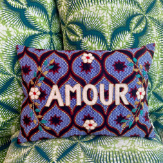 Embroidered cushion AMOUR 2