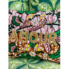 Embroidered cushion AMOUR 2