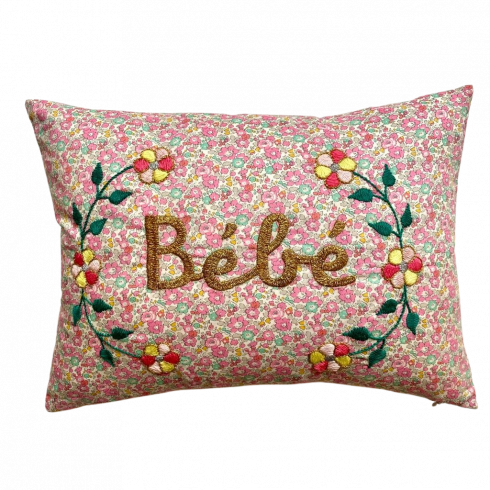 Coussin brodé Bébé