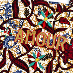 Kossiwa bag embroidered AMOUR 2