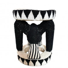 Tabouret perlé du Cameroun 2
