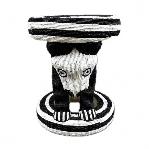 Tabouret perlé du Cameroun