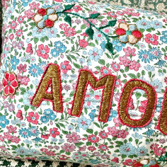 Embroidered cushion AMOUR 2