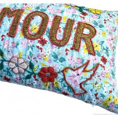 Mini embroidered cushion AMOUR 2