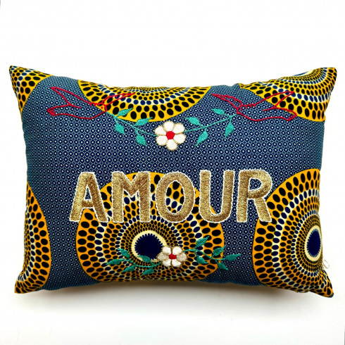 Coussin brodé Amour