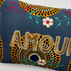 Embroidered cushion AMOUR 2