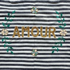 Lisette embroidered bag AMOUR 2