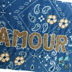 Pochette brodée AMOUR MM 2