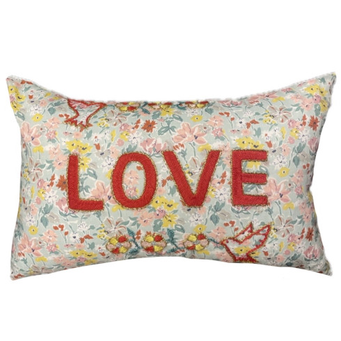 Mini coussin brodé LOVE