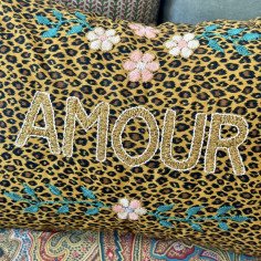 Embroidered cushion AMOUR 2