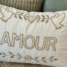Embroidered cushion AMOUR 2