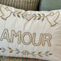 Embroidered cushion AMOUR 2
